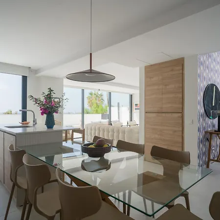 Burras Ocean Front Views Dağ evi *