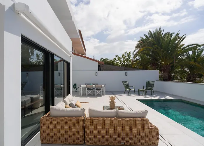 Burras Ocean Front Views *