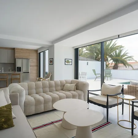 شاليه Burras Ocean Front Views *