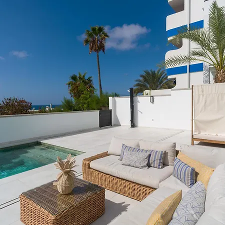 Burras Ocean Front Views شاليه