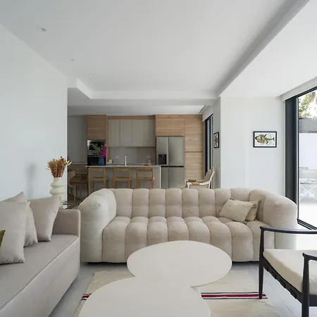 شاليه Burras Ocean Front Views *