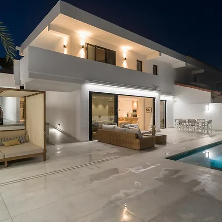 شاليه Burras Ocean Front Views *