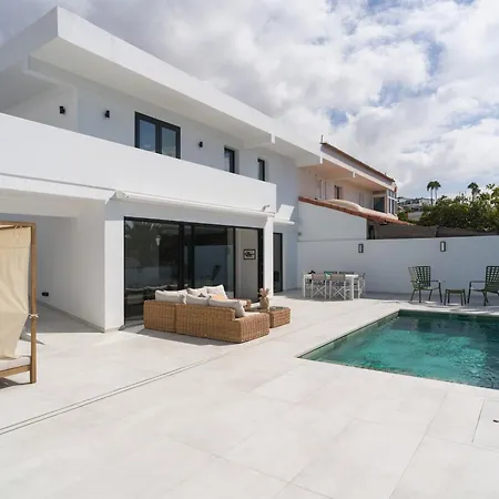 シャレー Burras Ocean Front Views